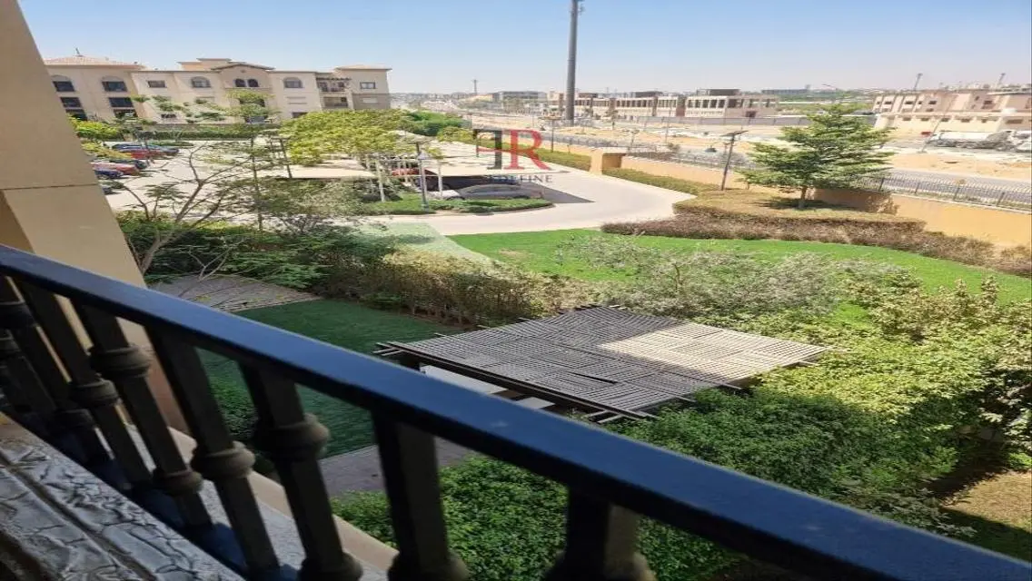 Apartment With Modern Furniture , Prime Location