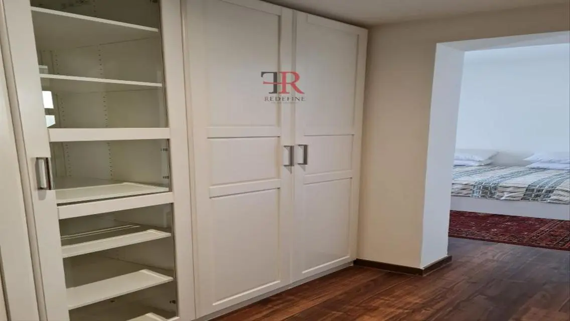 Apartment With Modern Furniture , Prime Location