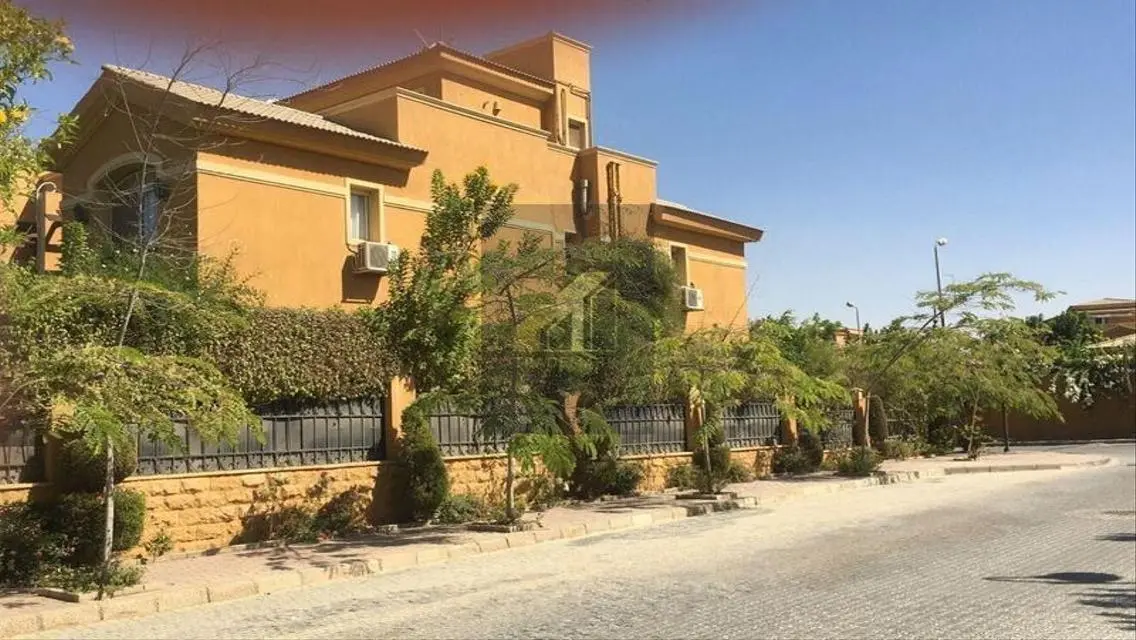 اكبر مساحة تاون هاوس كورنر320م للبيع فى ديار بارك