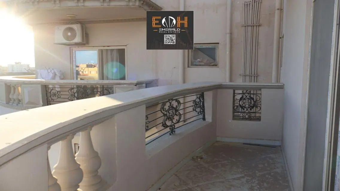 Luxury Apartment with Private Garden and Pool