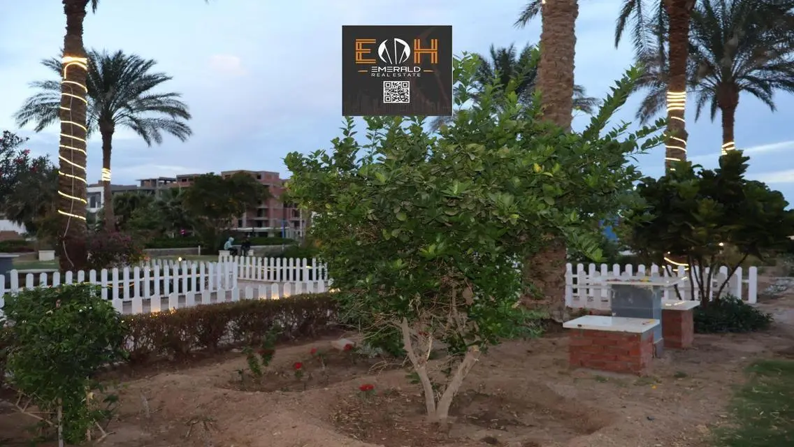 Luxury Apartment with Private Garden and Pool