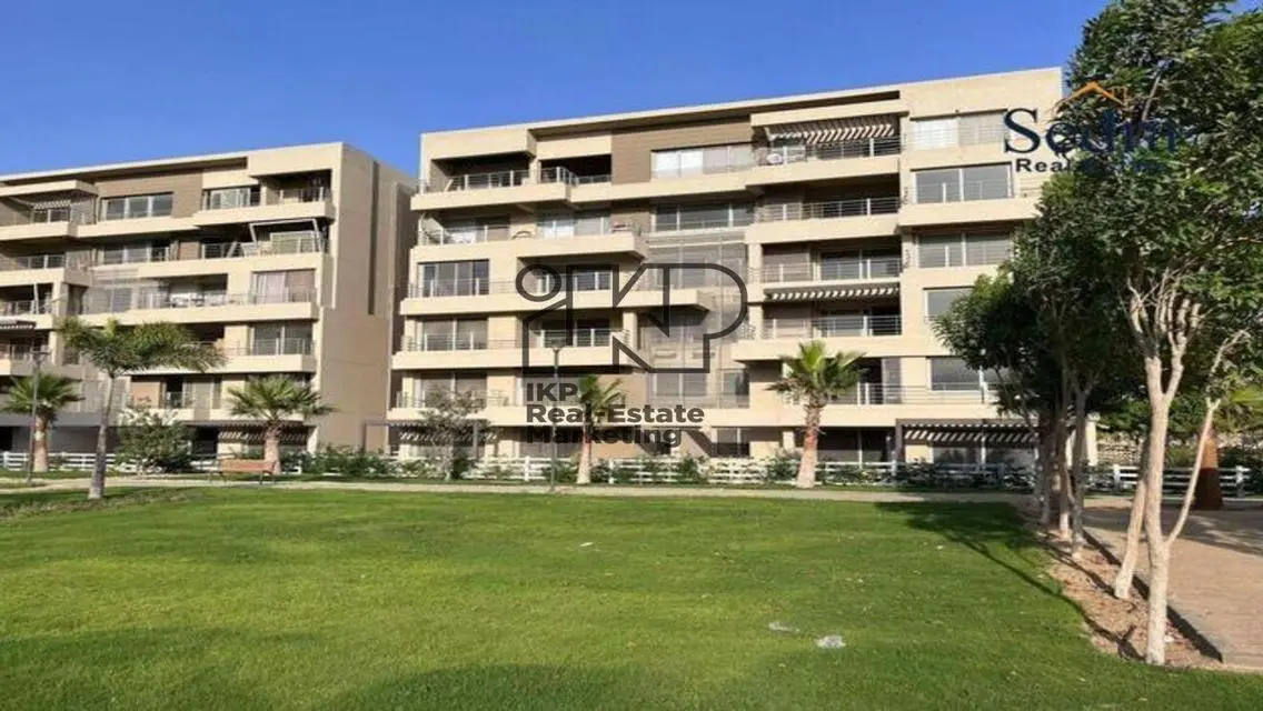 Resale apartment with garden in Capital gardens