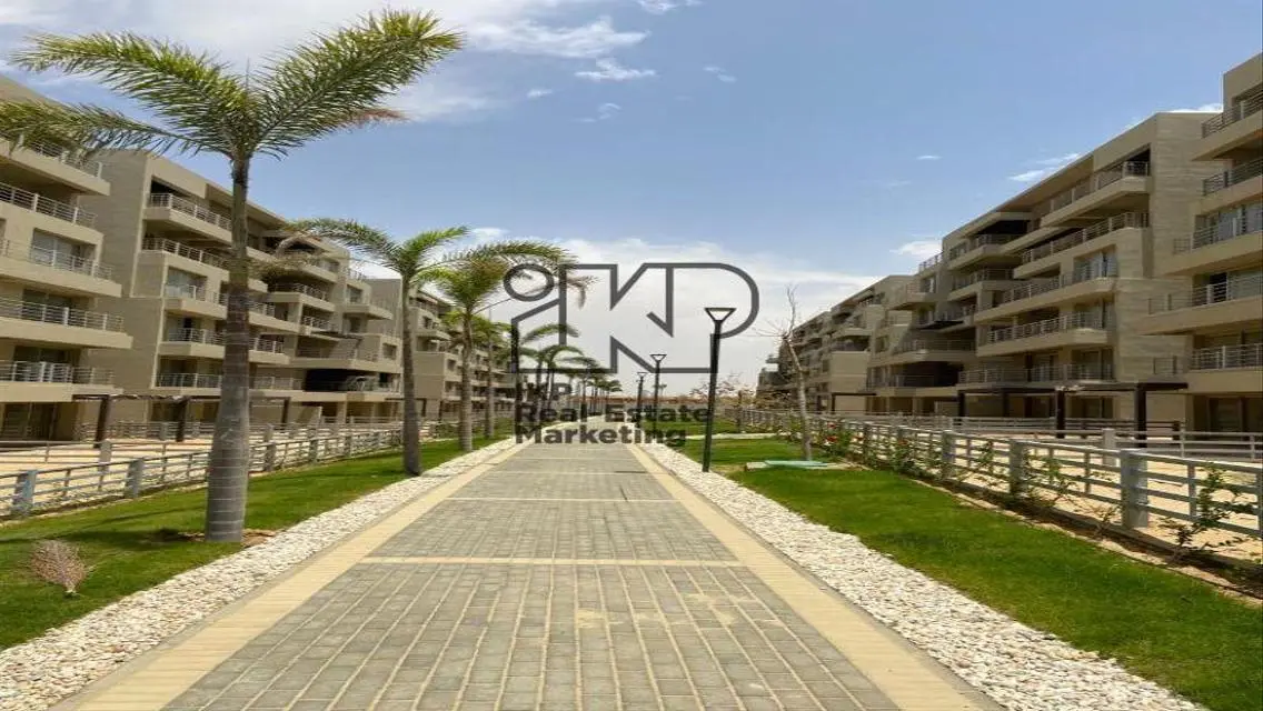 Resale apartment with garden in Capital gardens
