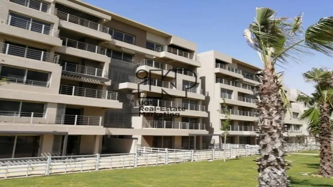 Resale apartment with garden in Capital gardens