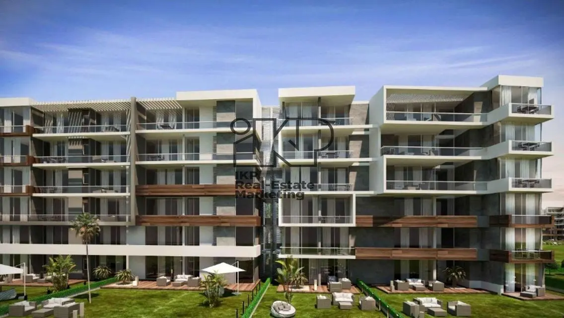Resale apartment with garden in Capital gardens