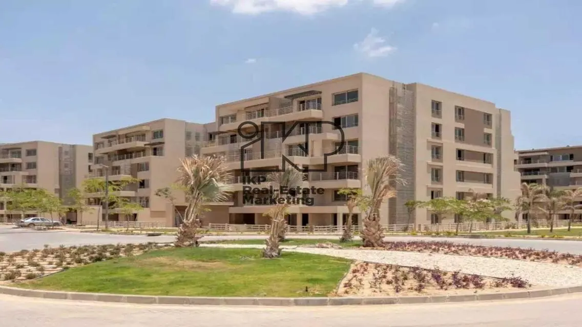 Resale apartment with garden in Capital gardens