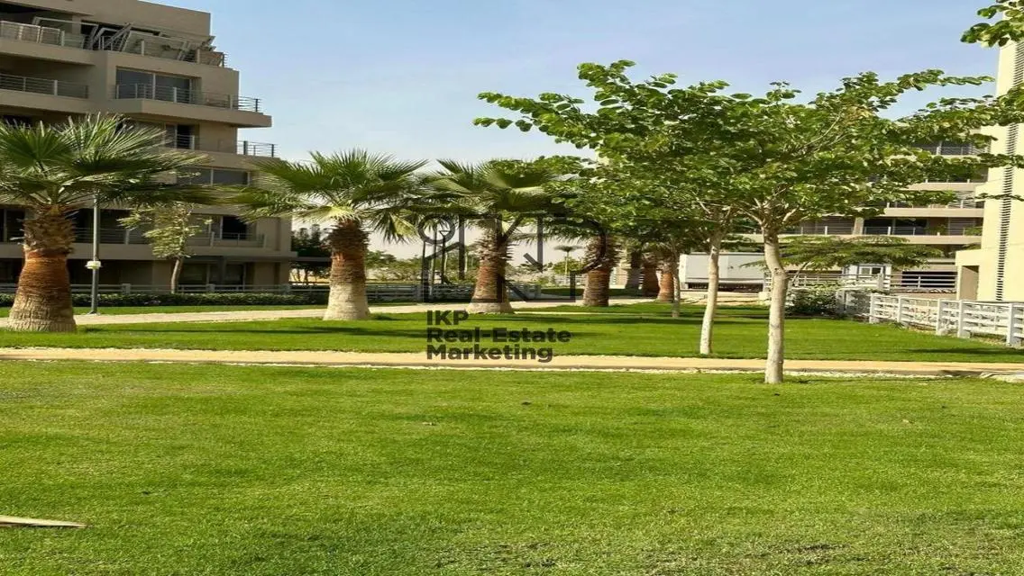 Resale apartment with garden in Capital gardens