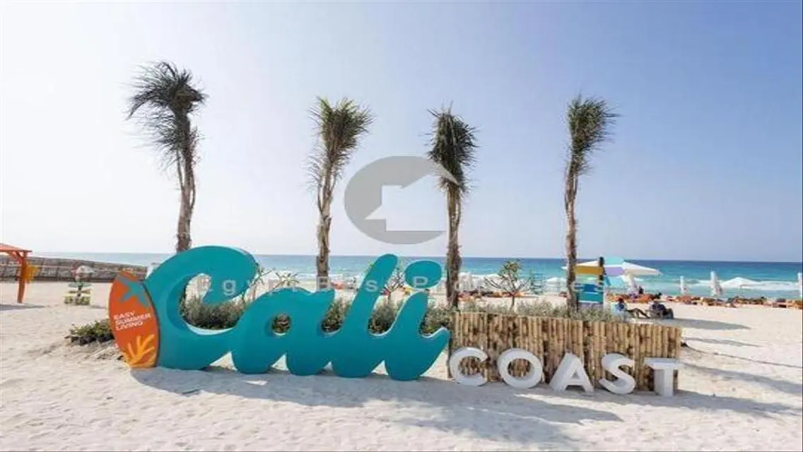 شاليه غرفتين للبيع في Cali coast راس الحكمه