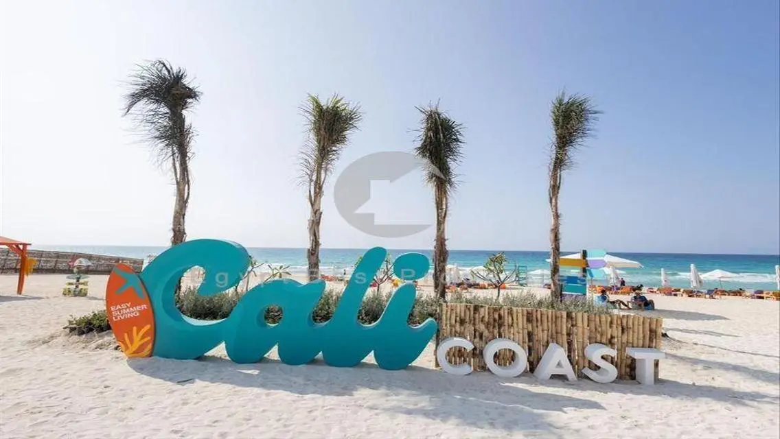 شاليه غرفتين للبيع في Cali coast راس الحكمه