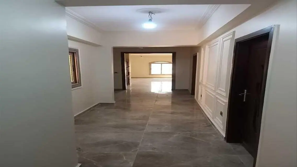 شقة هاى لوكس للبيع في منتجع النخيل التجمع الاول  .