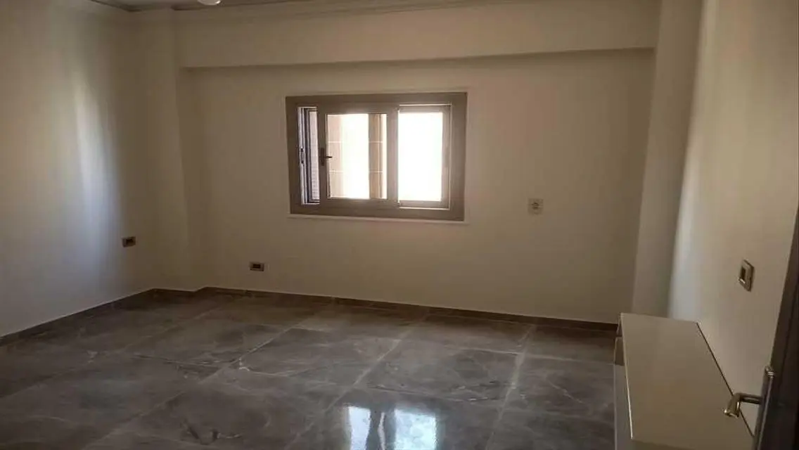 شقة هاى لوكس للبيع في منتجع النخيل التجمع الاول  .