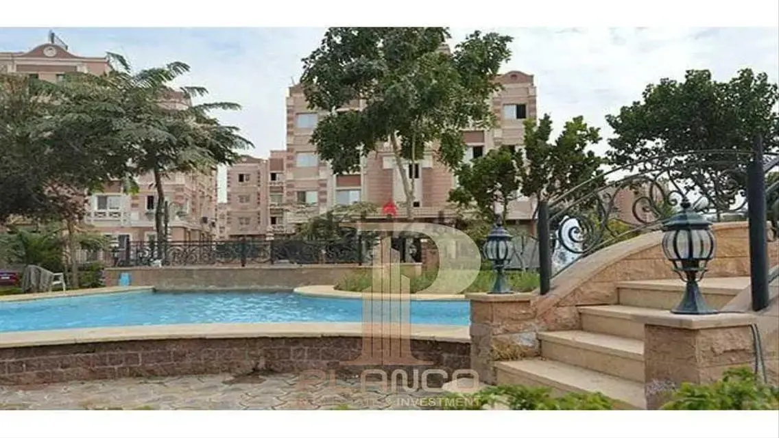 Apartment with garden for sale in Continental Gard