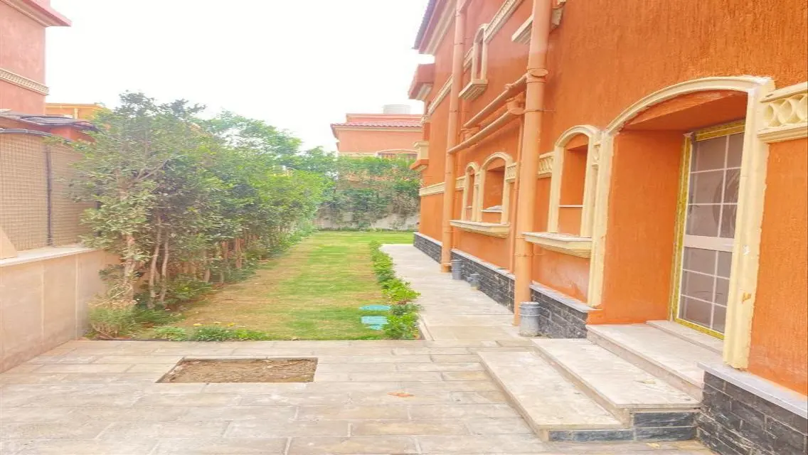 Villa with swimming pool and elevator for sale in