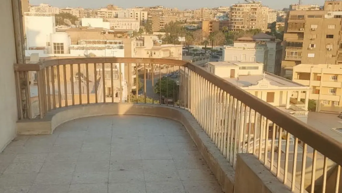 شقة لقطة بحري غير مجروحة للبيع بموقع راقي الكوربة 