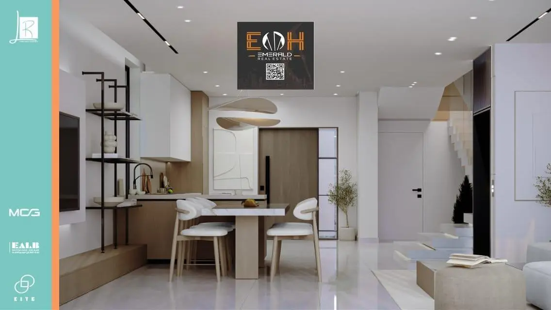 Luxury Villa with Private Garden and Swimming Pool in the Heart of the City