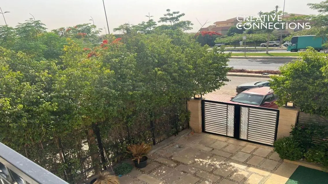 Villa for sale in Madinaty at a bargain price, ult