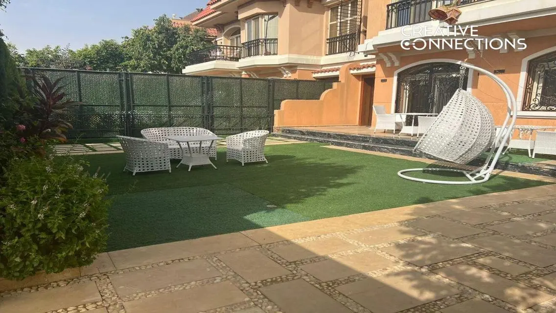 Villa for sale in Madinaty at a bargain price, ult