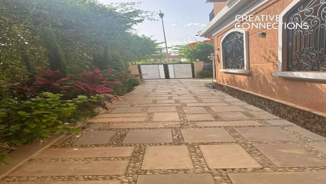 Villa for sale in Madinaty at a bargain price, ult