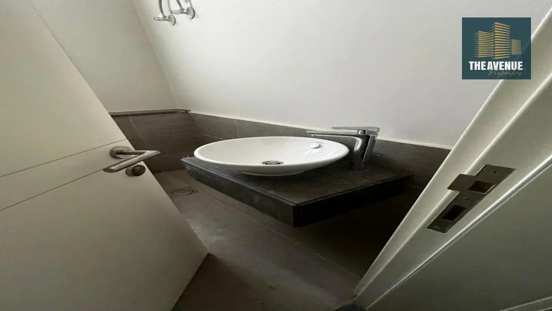 فرصه, اول سكن ,شقه مميزه للايجار في او ويست ,تولوا