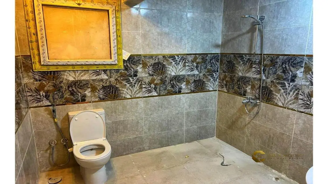 Apartment for sale with garden in Al Khamayel .