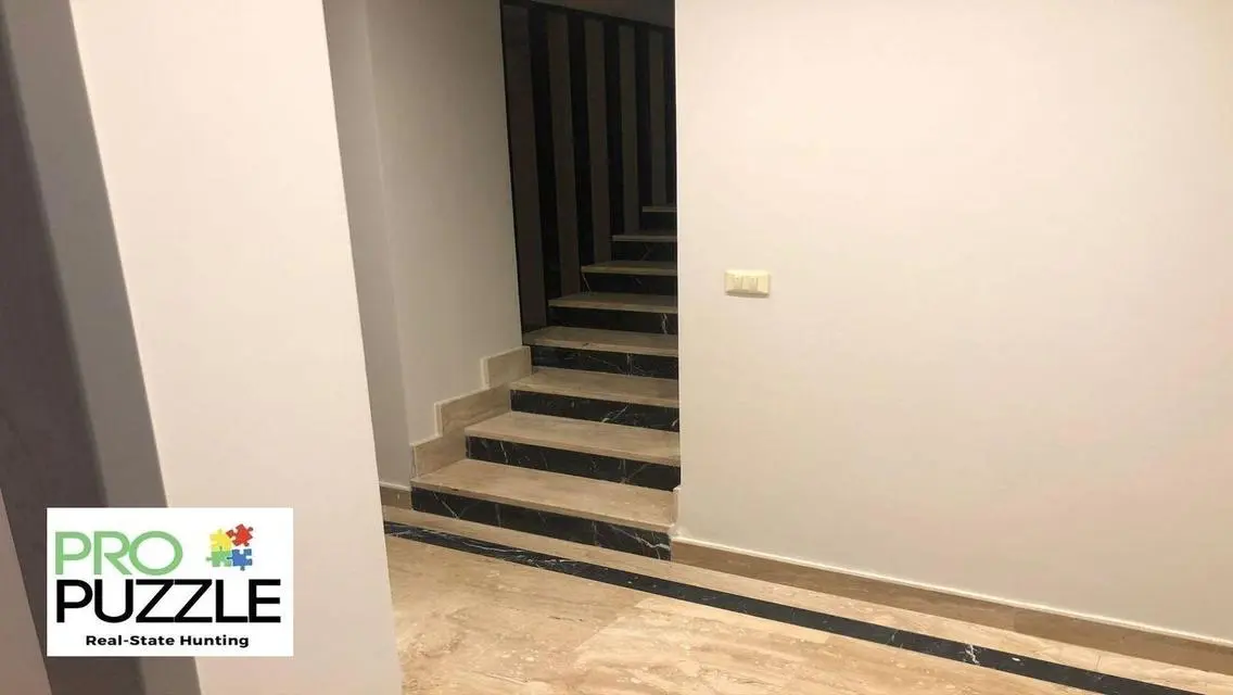 تاون هاوس للإيجار في ميفيدا