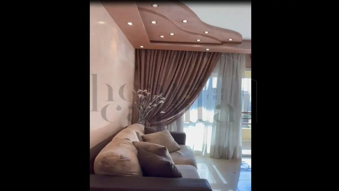 شقة فاخرة بتصميم مميز مع إطلالة على البحيرات
