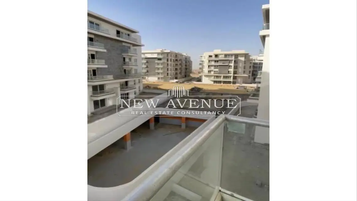 Apartment Very prime Location with club view