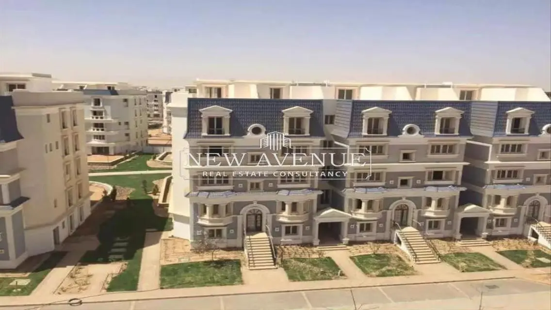 Apartment Very prime Location with club view