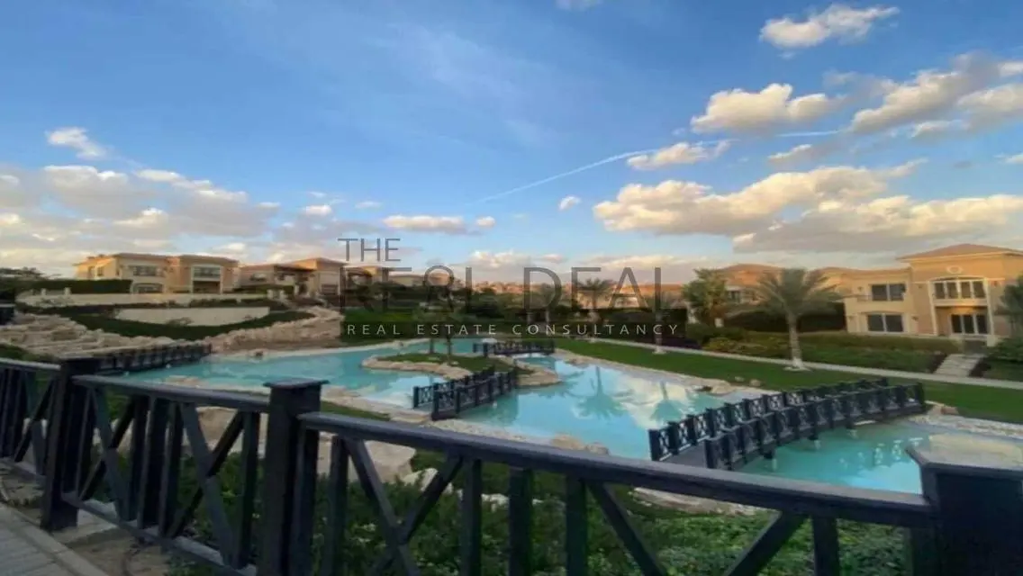 لسرعه البيع فورا ف التجمع فيلا stone park متاح قسط