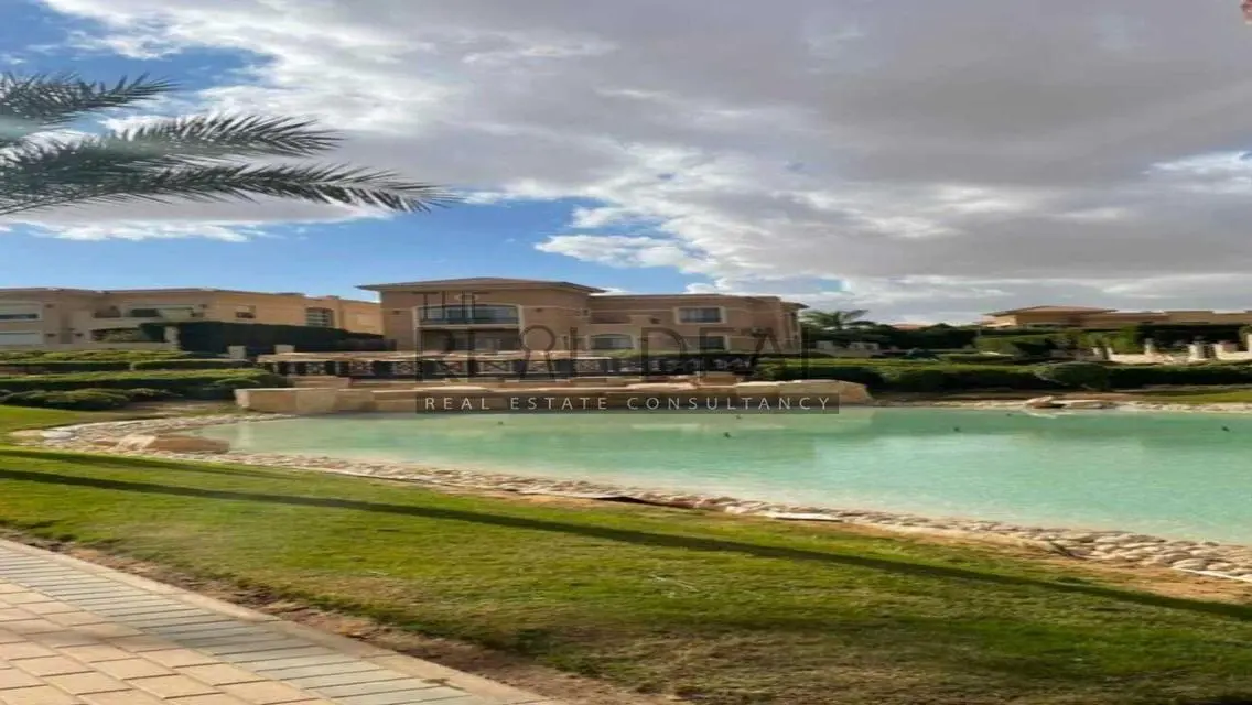 لسرعه البيع فورا ف التجمع فيلا stone park متاح قسط