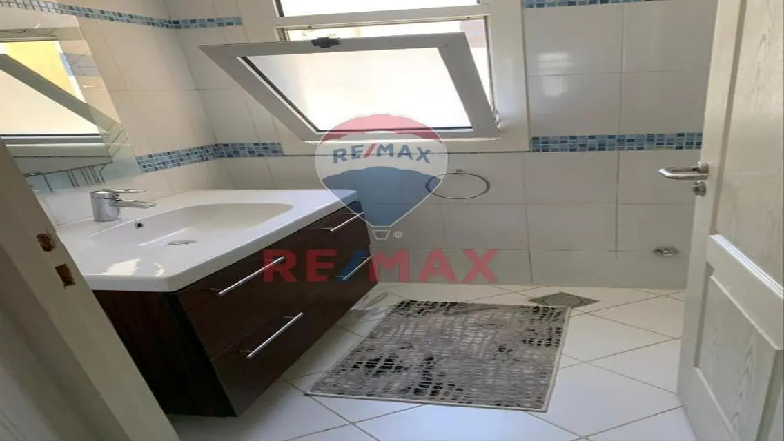 فيلا مفروشة و مجهزة للبيع في ستيلا سيدي عبد الرحمن