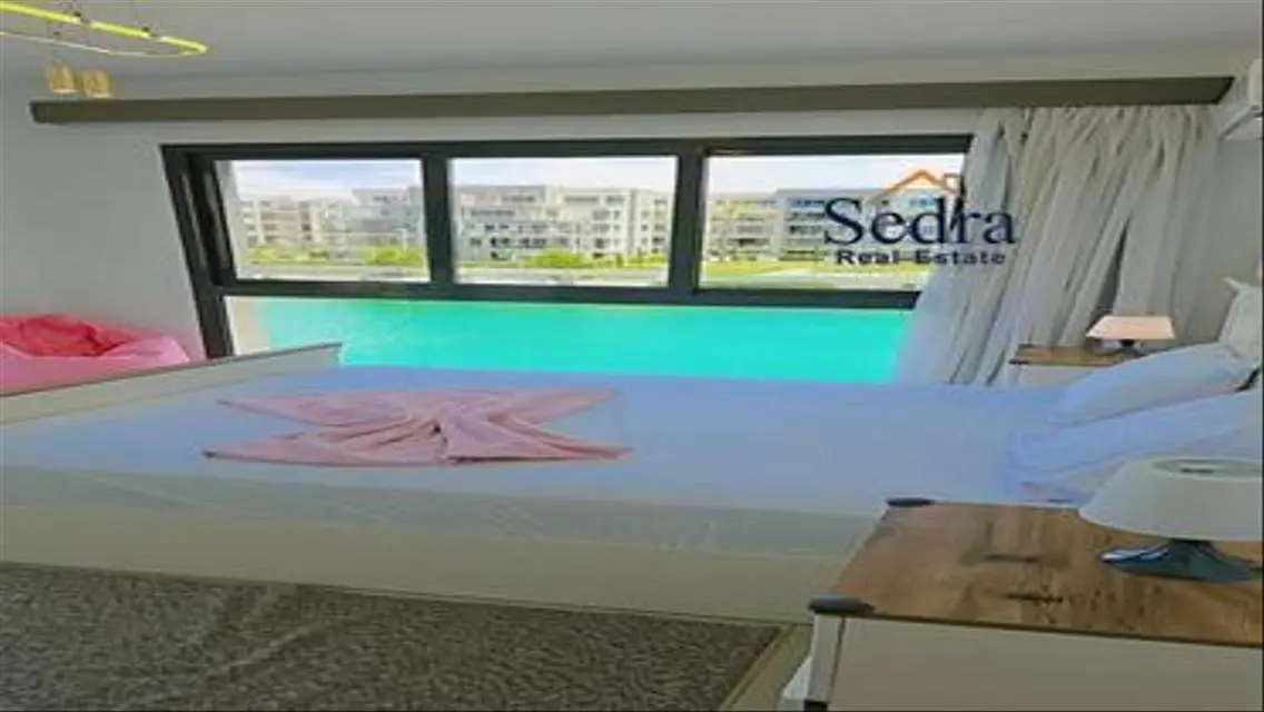 شاليه للبيع صف اول يطل علي المارينا متشطب بالفرش