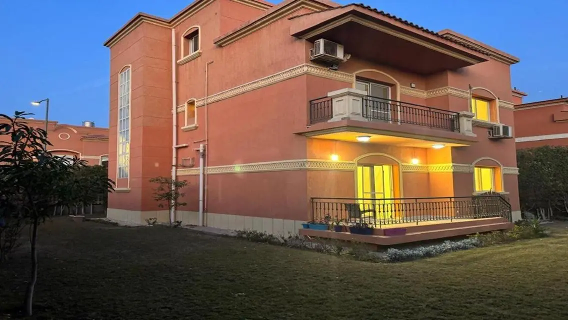 Villa for sale at a special price and garden view