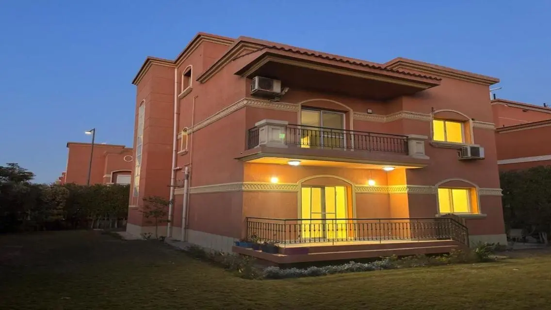 Villa for sale at a special price and garden view
