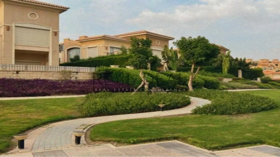 5 bedroom townhouse ready for occupancy 5year inst