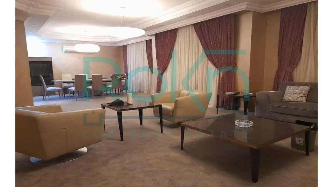 فيلا مستقله للبيع بكمبوند رويال سيتى لوكيشن مميز