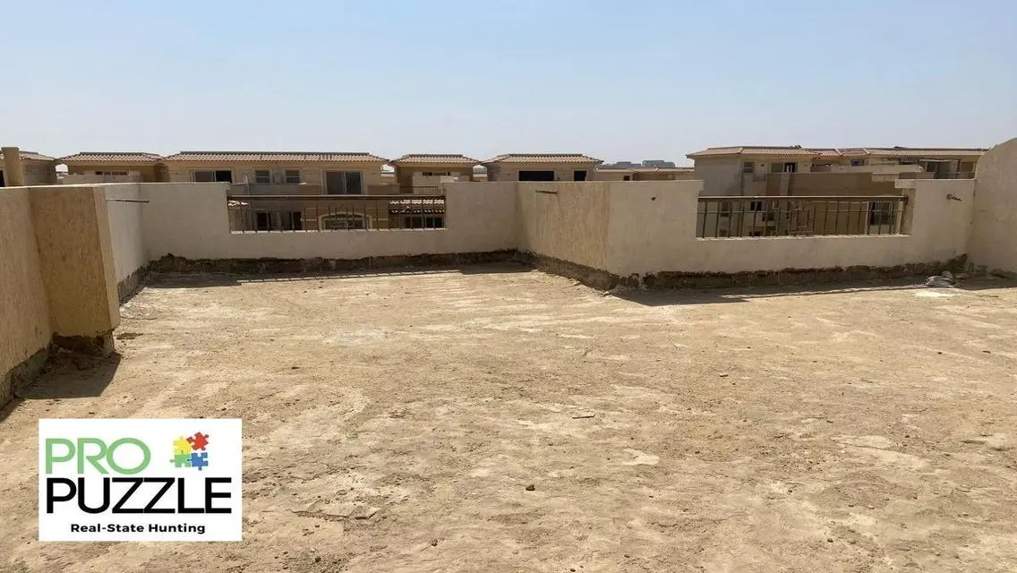 للبيع في كمبوند ستون ريزيدنس بنتهاوس فيو مميز