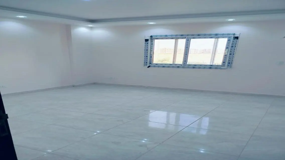 شقة للبيع في B6تشطيبات خاصة اول سكن فيو شارع رئيسي