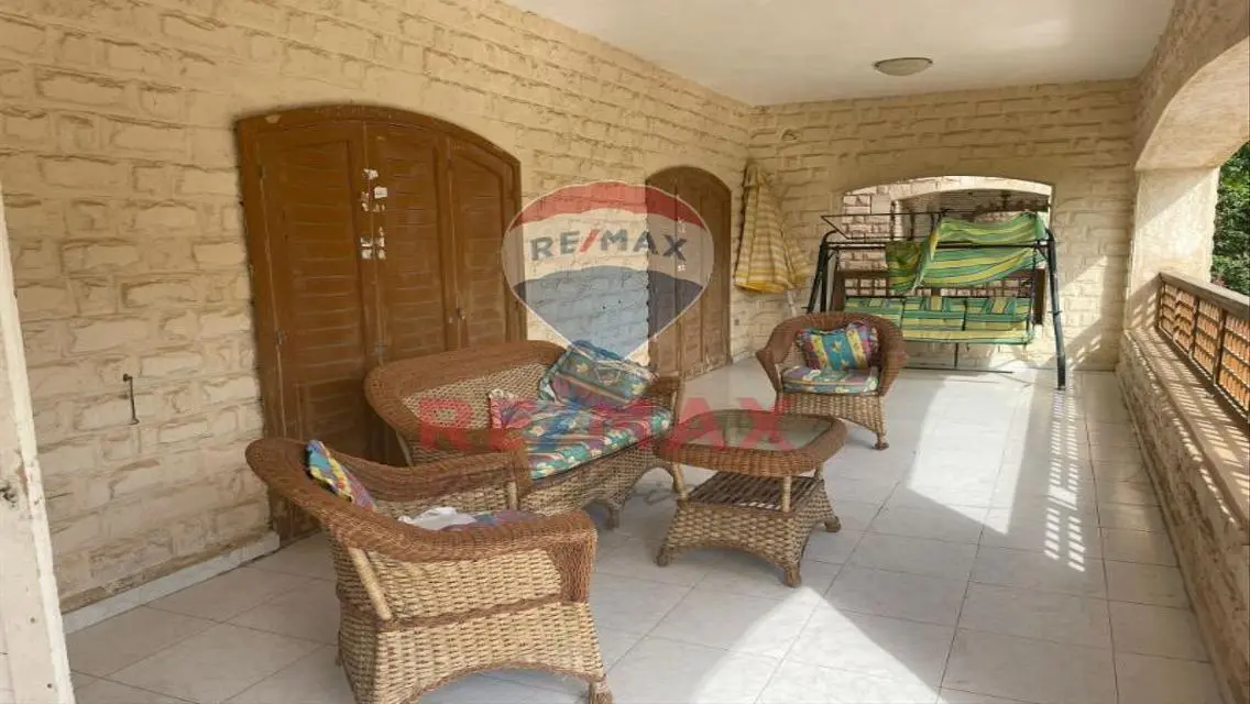 A ground chalet with garden for sale in Marina 6