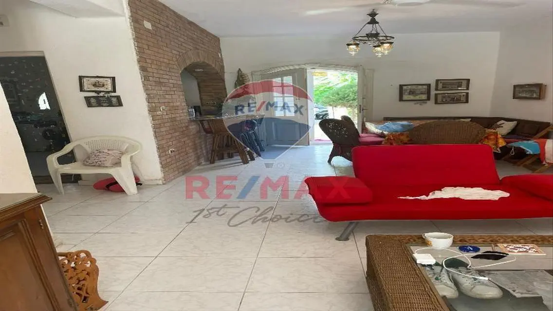 A ground chalet with garden for sale in Marina 6