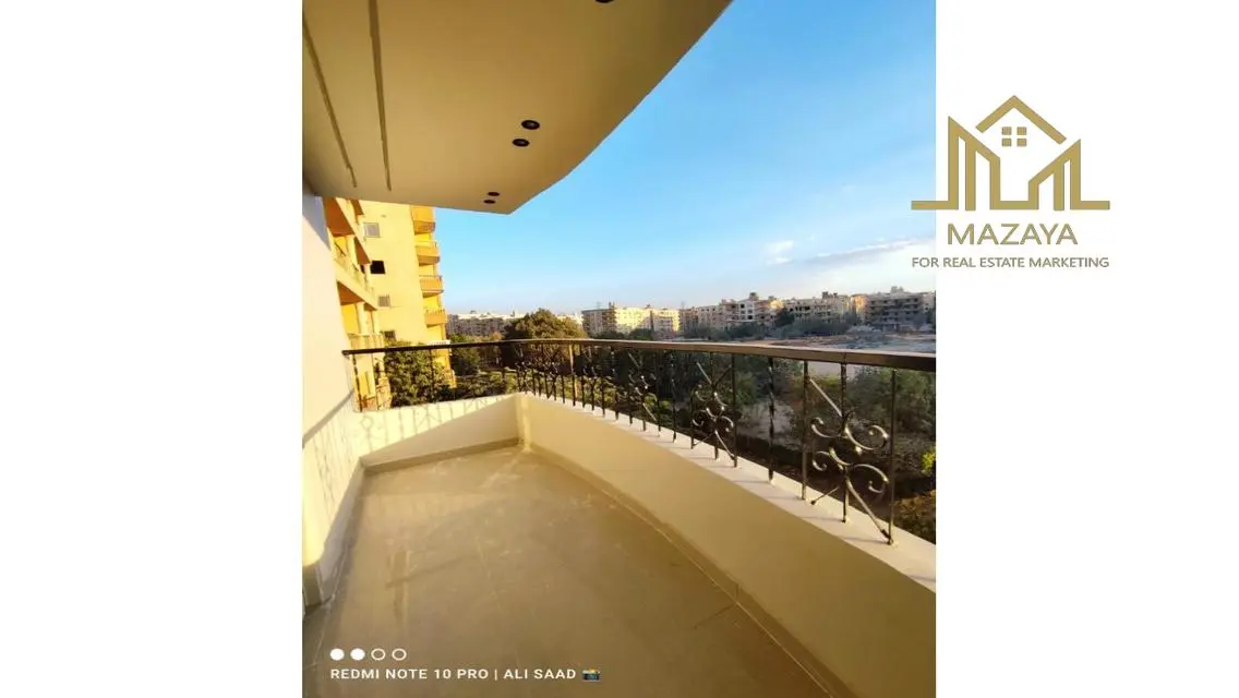 للبيع شقه واجهه بحدايق الاهرام                    