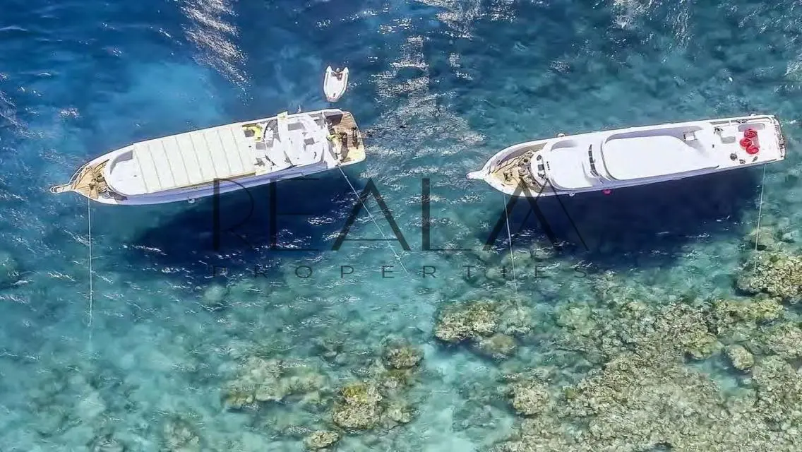 بيت بموقع مميز جدا واطلالة مفتوحة في سوما  باي