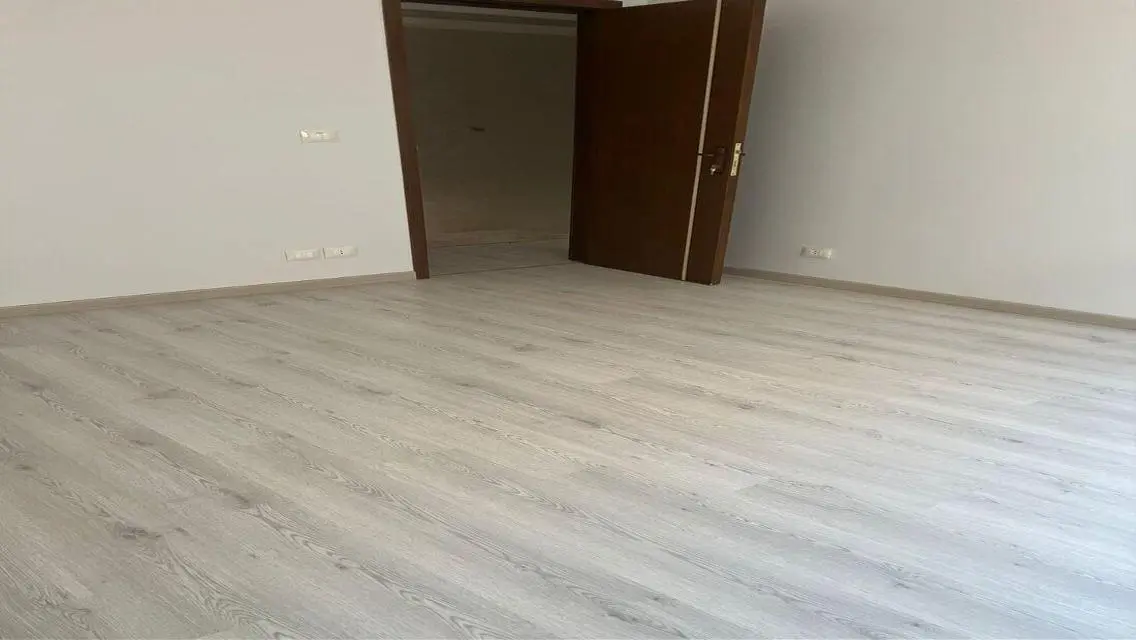 دوبلكس سوبر لوكس للايجار بالحي الخامس الشيخ زايد