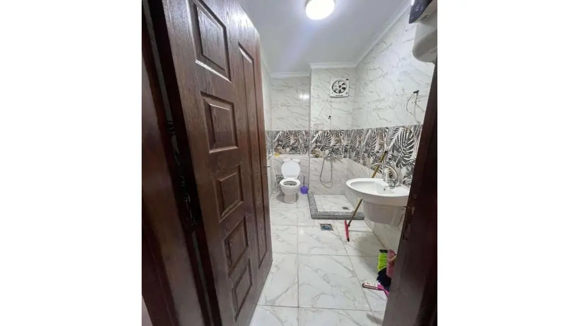 للبيع شاليه في بورتو جولف علي حمامات السباحه      
