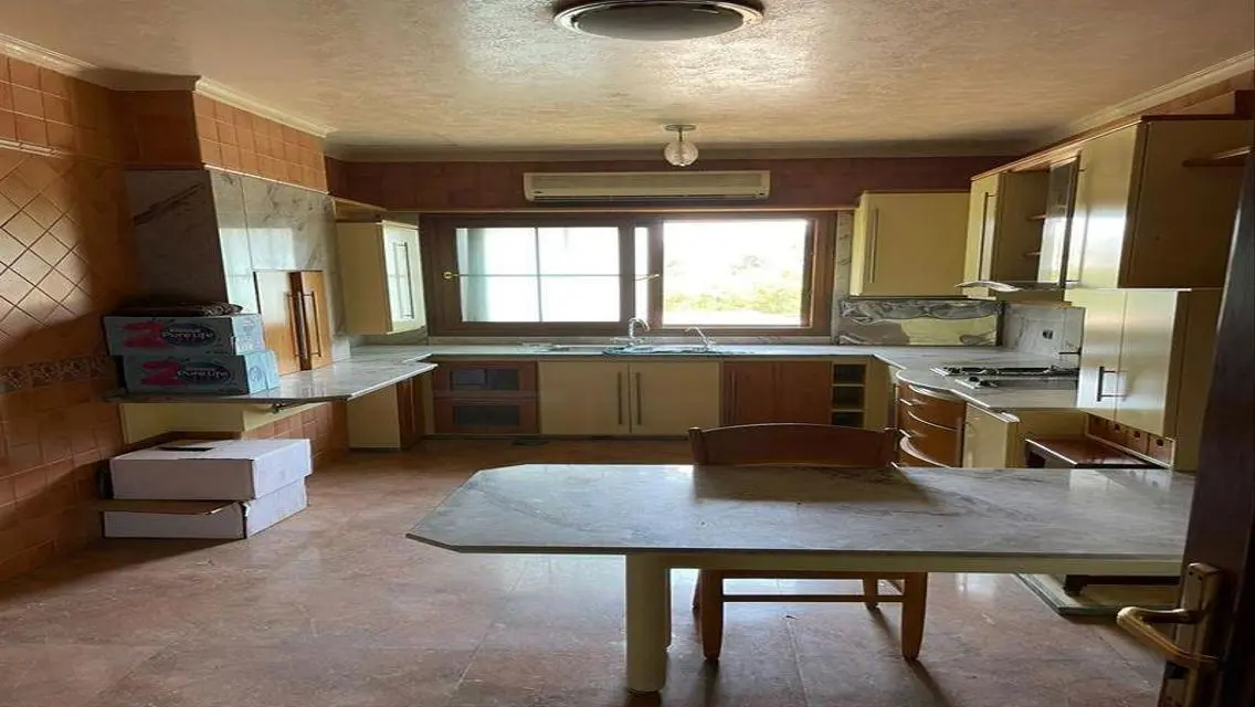 Palace for sale, ultra super deluxe finishing