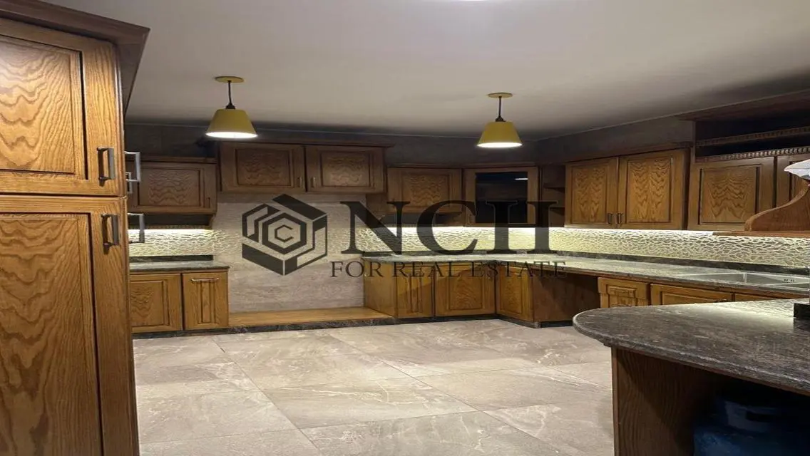 APT,RENT- 205 SQM-Kitchen and ACs - Fifth Square