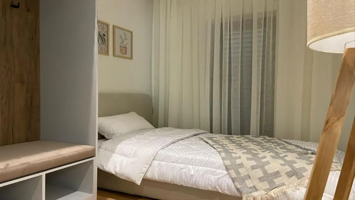 Cozy Fully Furnished Apartment Near T Services