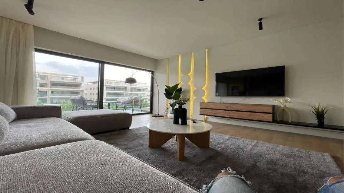 Cozy Fully Furnished Apartment Near T Services