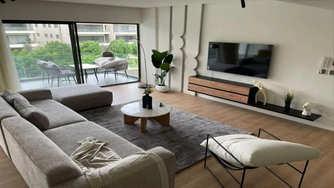 Cozy Fully Furnished Apartment Near T Services