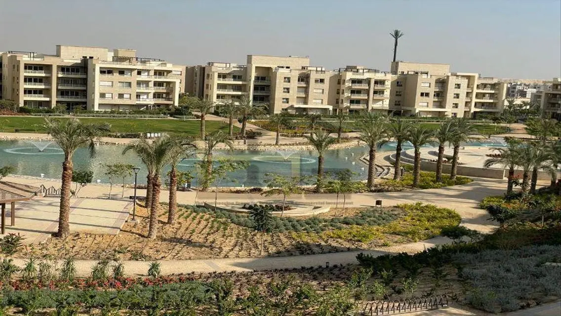 شقه موقع مميز جدا علي البحيره اول مره ايجار 3 غرف
